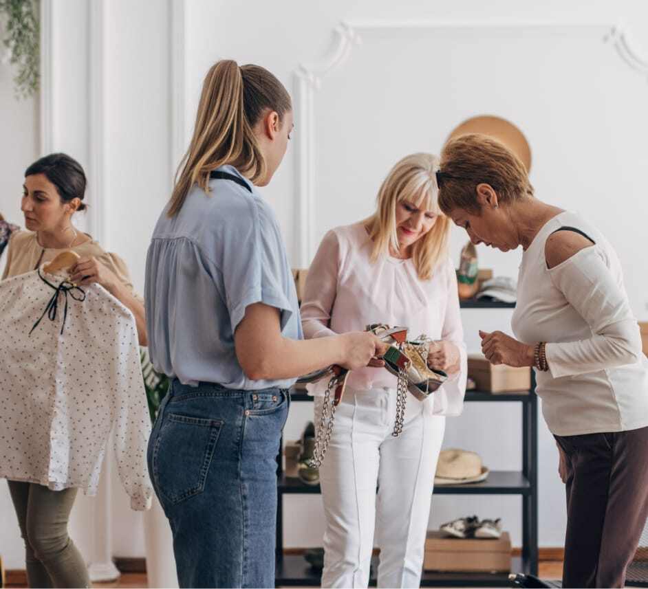 7 Ways to Support Your Last-Minute Christmas Shoppers